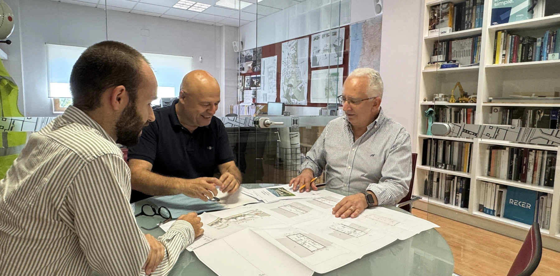 Equipa do Atelier Geometria em reunião de trabalho