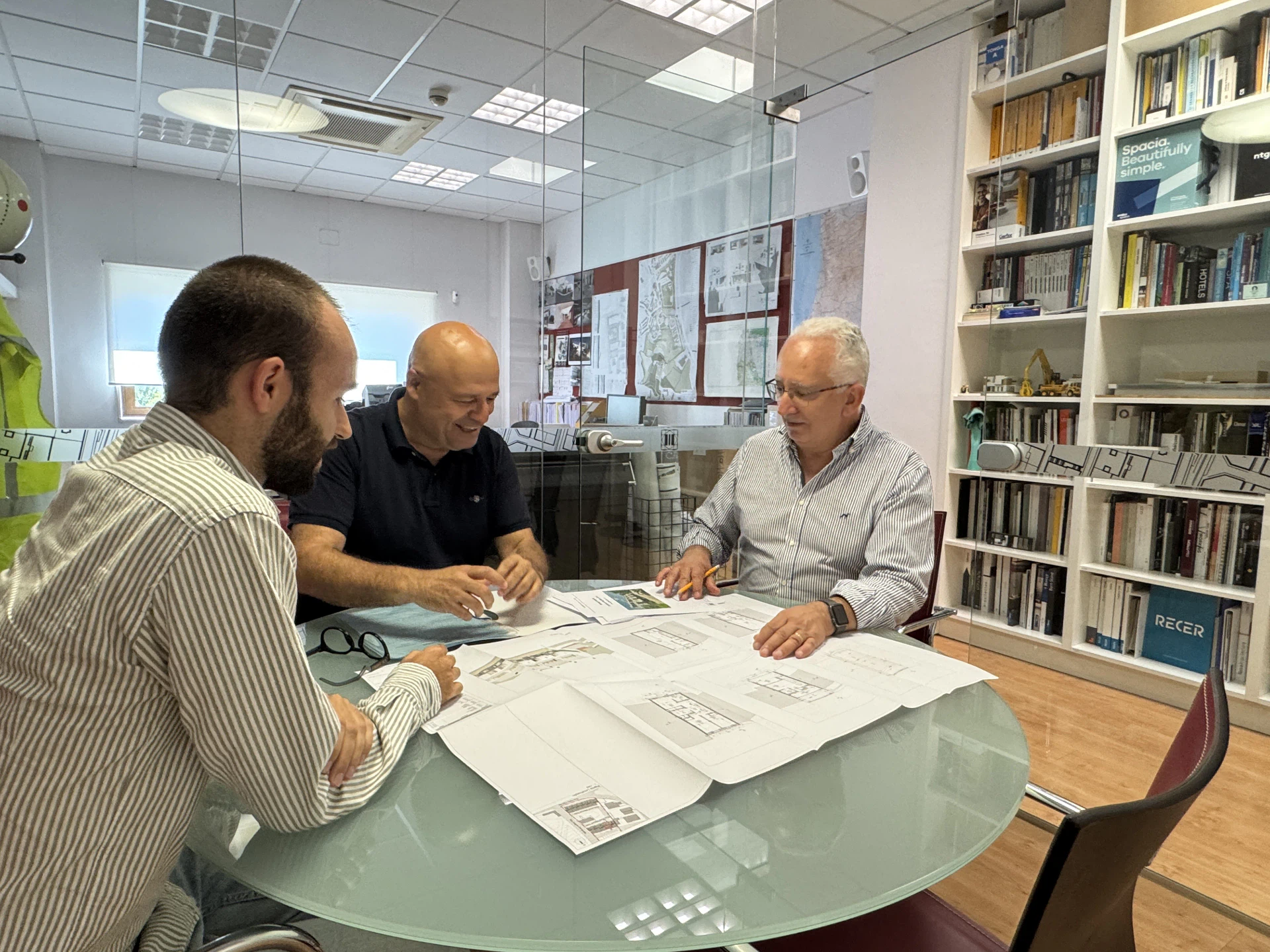Equipa do Atelier Geometria em reunião de trabalho